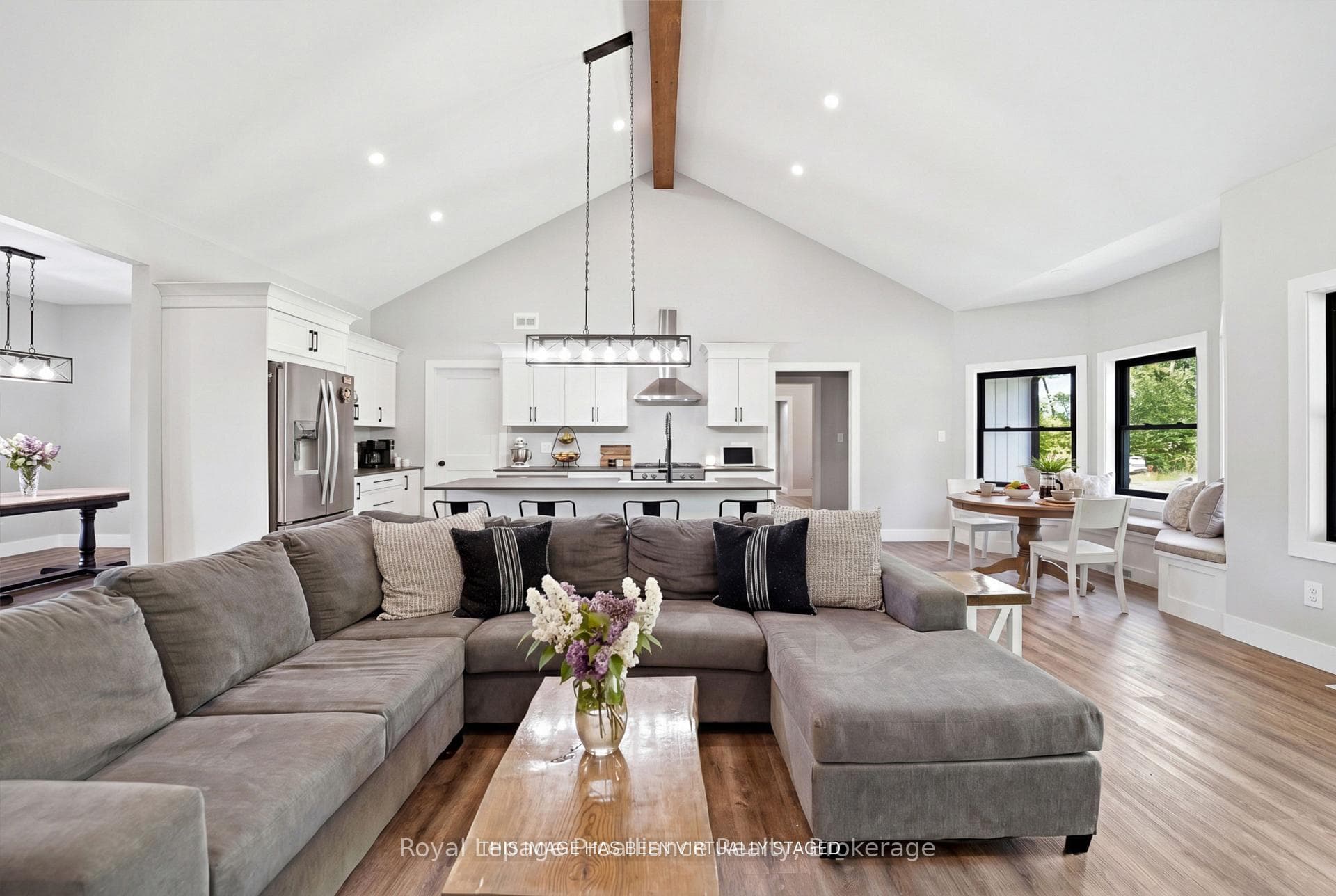 293 Douglas Road photo 11