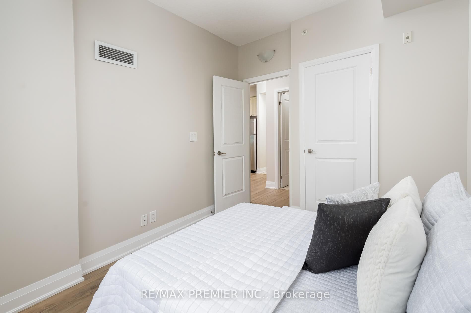 12 Woodstream Boulevard Unit 209 photo 21