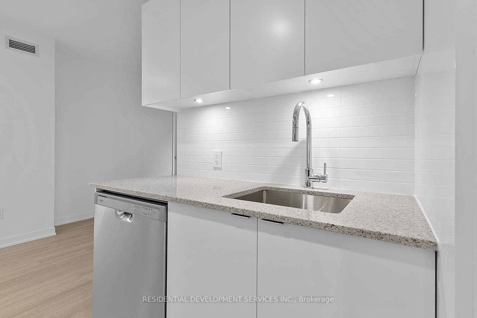 500 Wilson Avenue Unit 306 photo 5