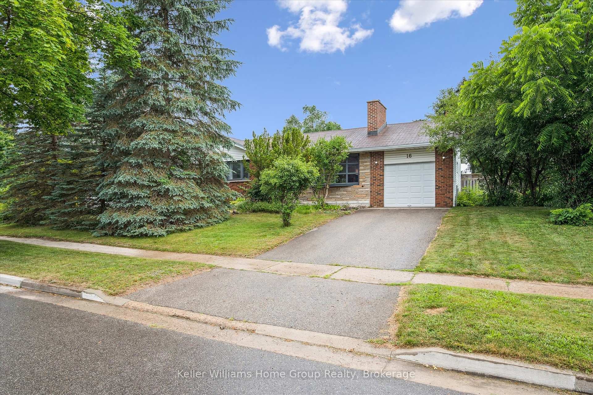 16 Eleanor Court photo 2