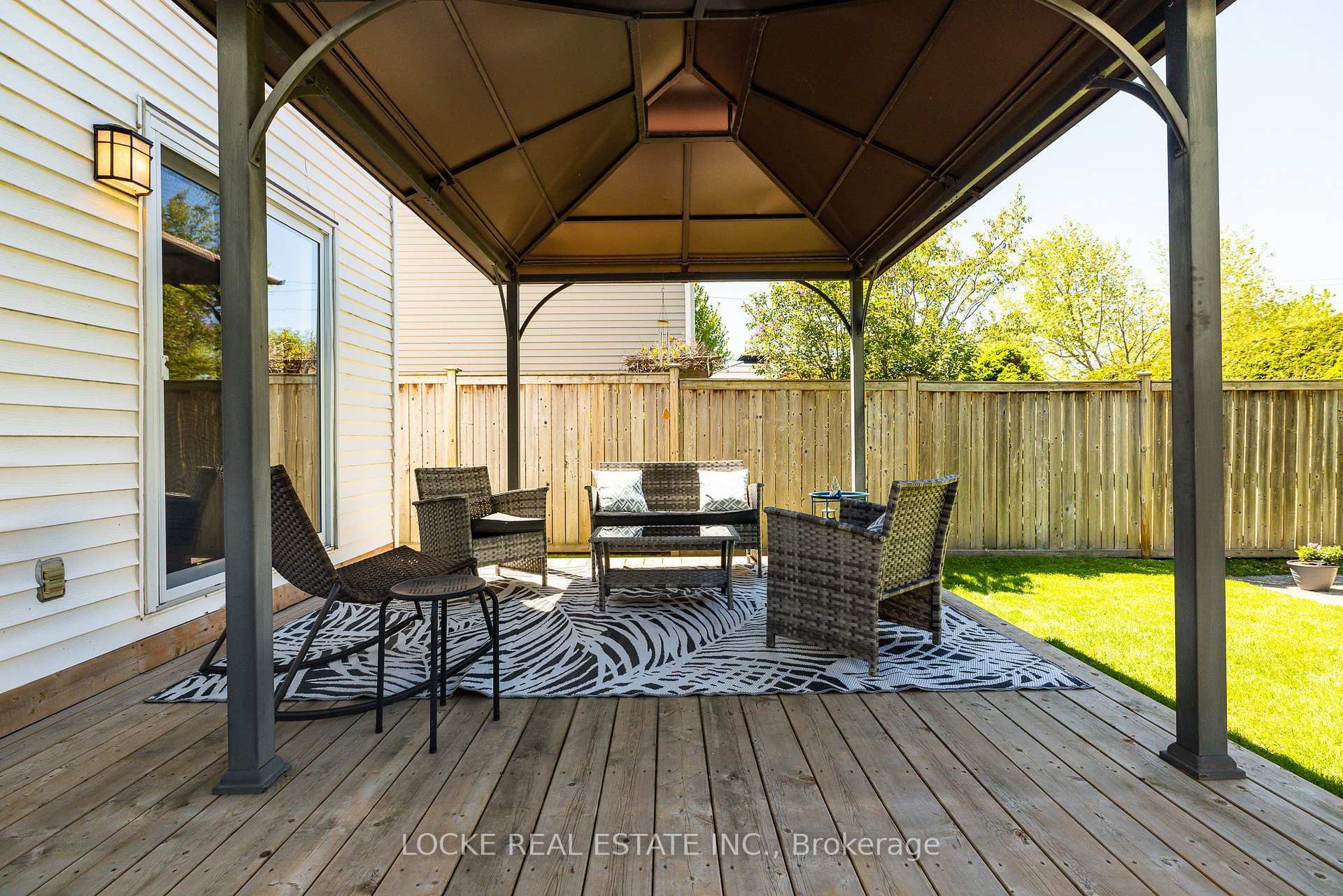 1488 Gaultois Avenue photo 35