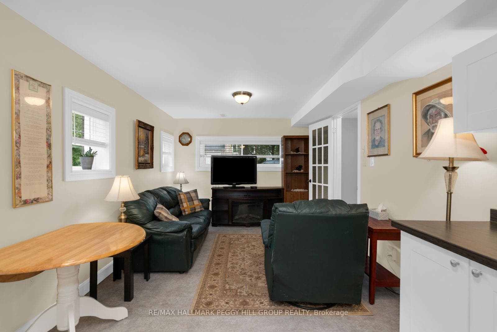 52 Harbour Crescent photo 8