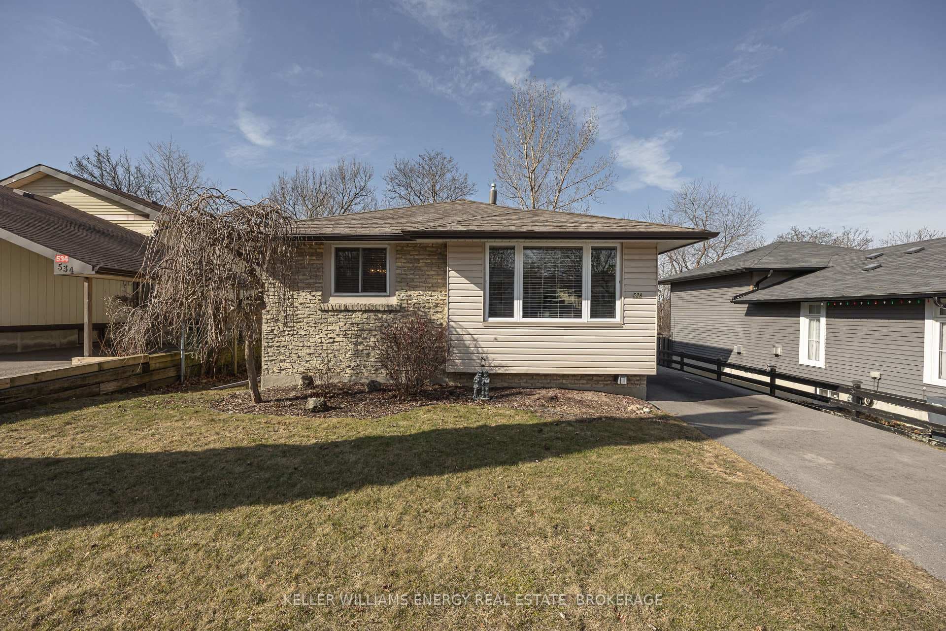 528 Annandale Street photo 1