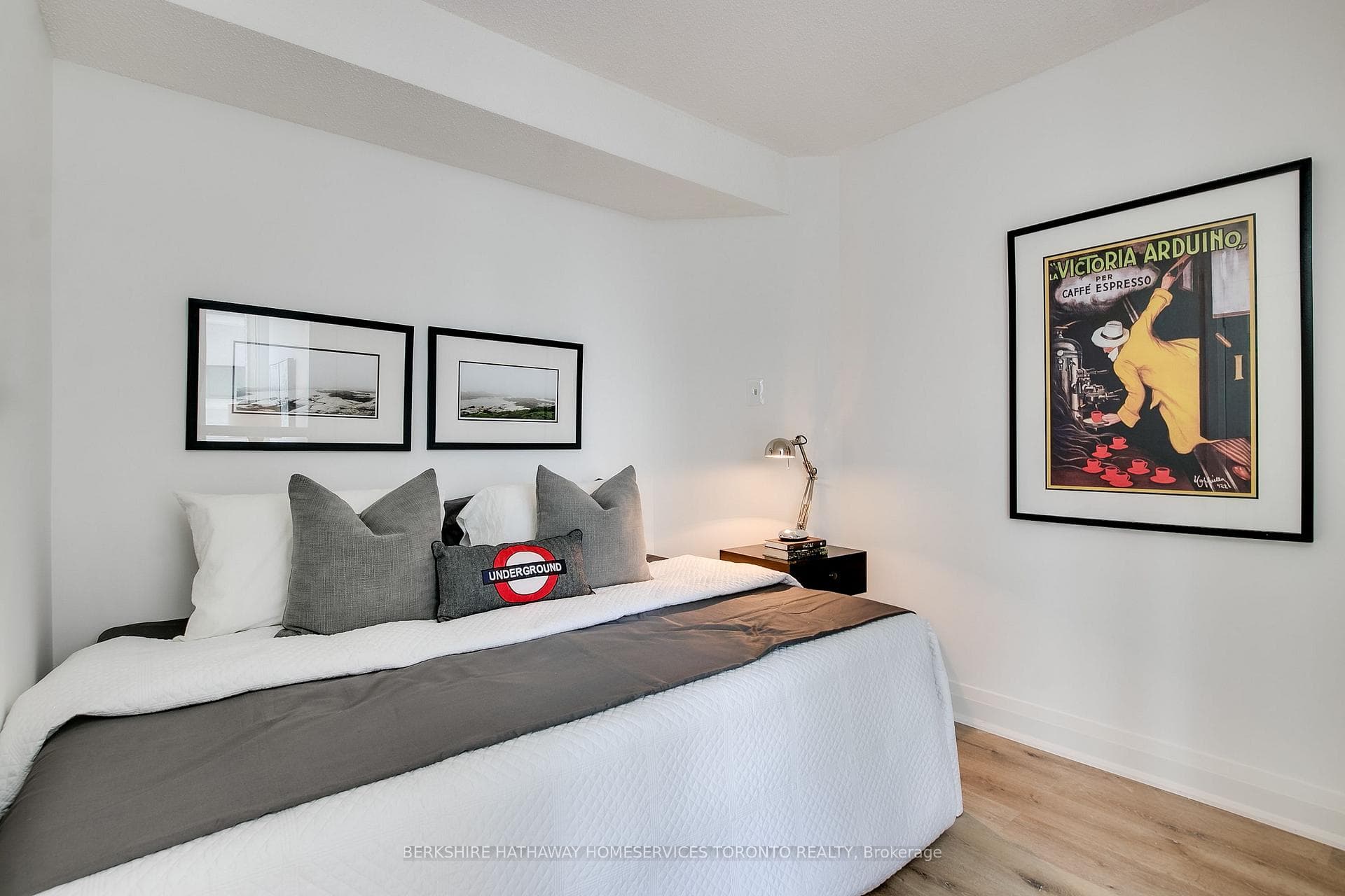 55 Centre Avenue Unit 906 photo 21