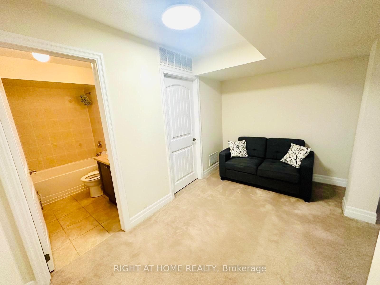 94 Forbes Terrace photo 24