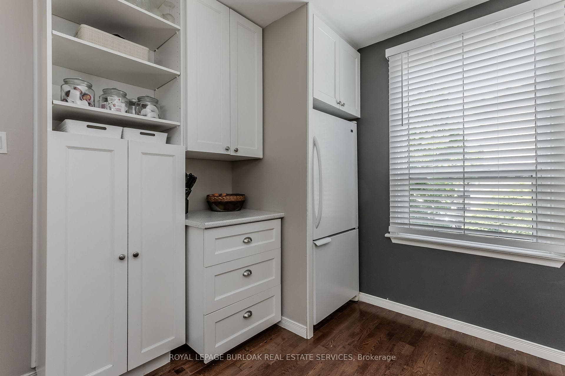 2157 Mountain Grove Avenue photo 9