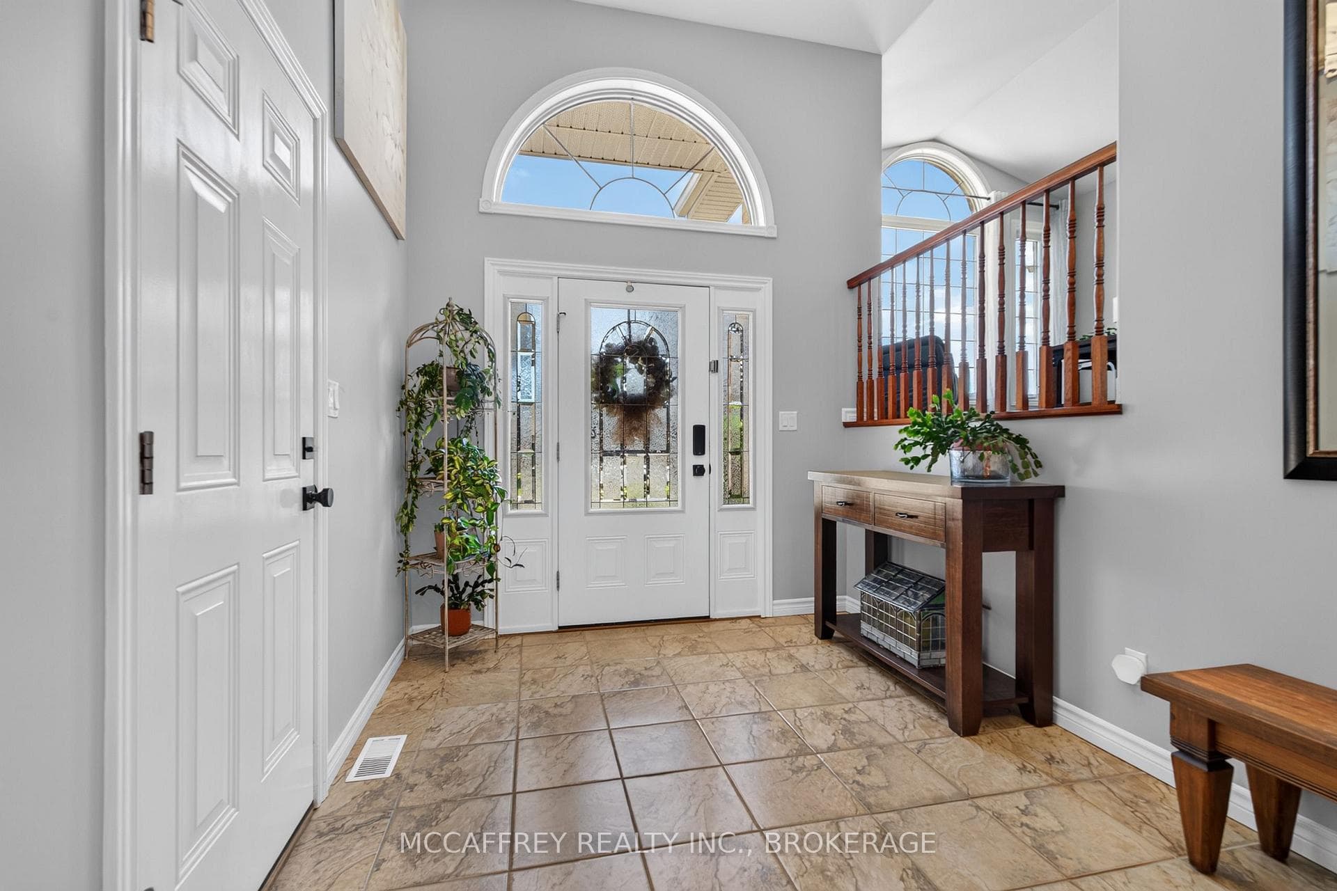9 Hartwood Crescent photo 4