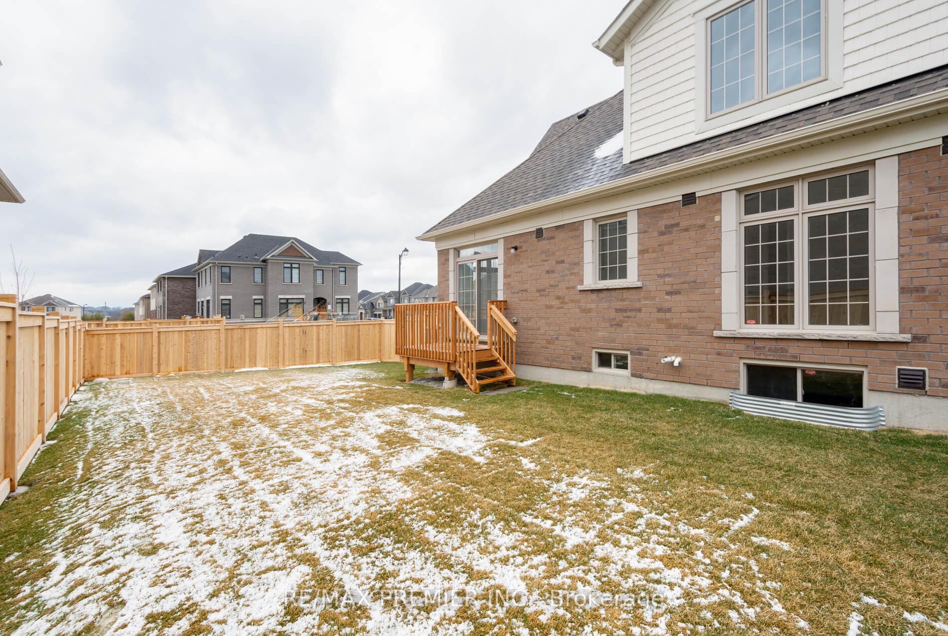 2 Mayapple Street photo 28