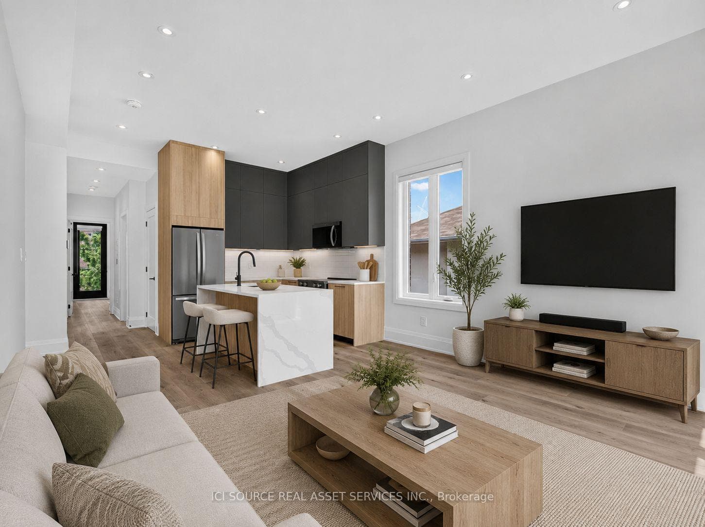 Kitchen & Living Area