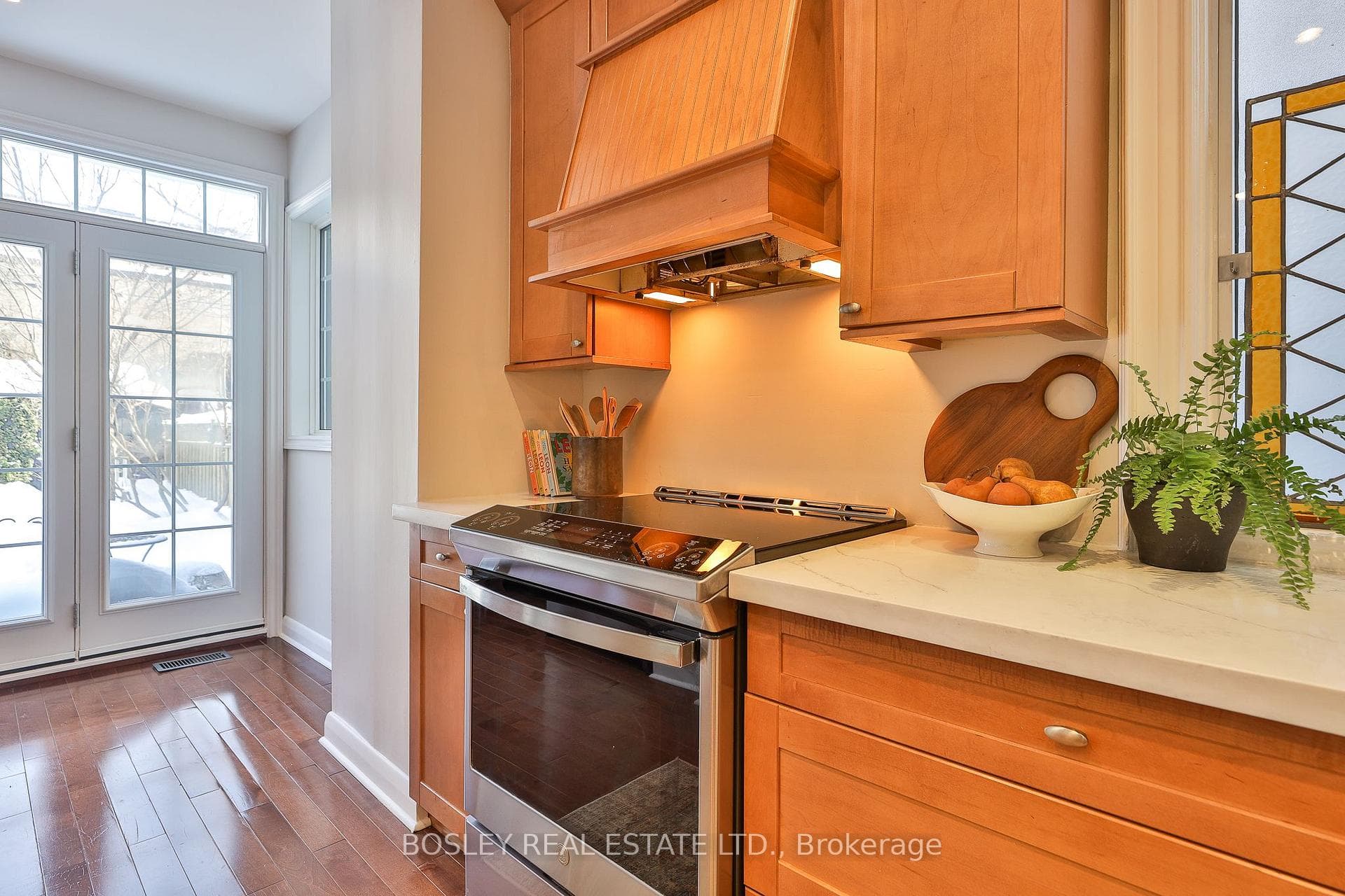 413 Beresford Avenue photo 12