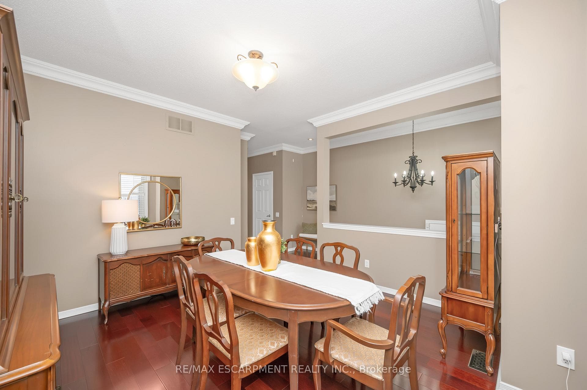 2243 TURNBERRY Road Unit 18 photo 4