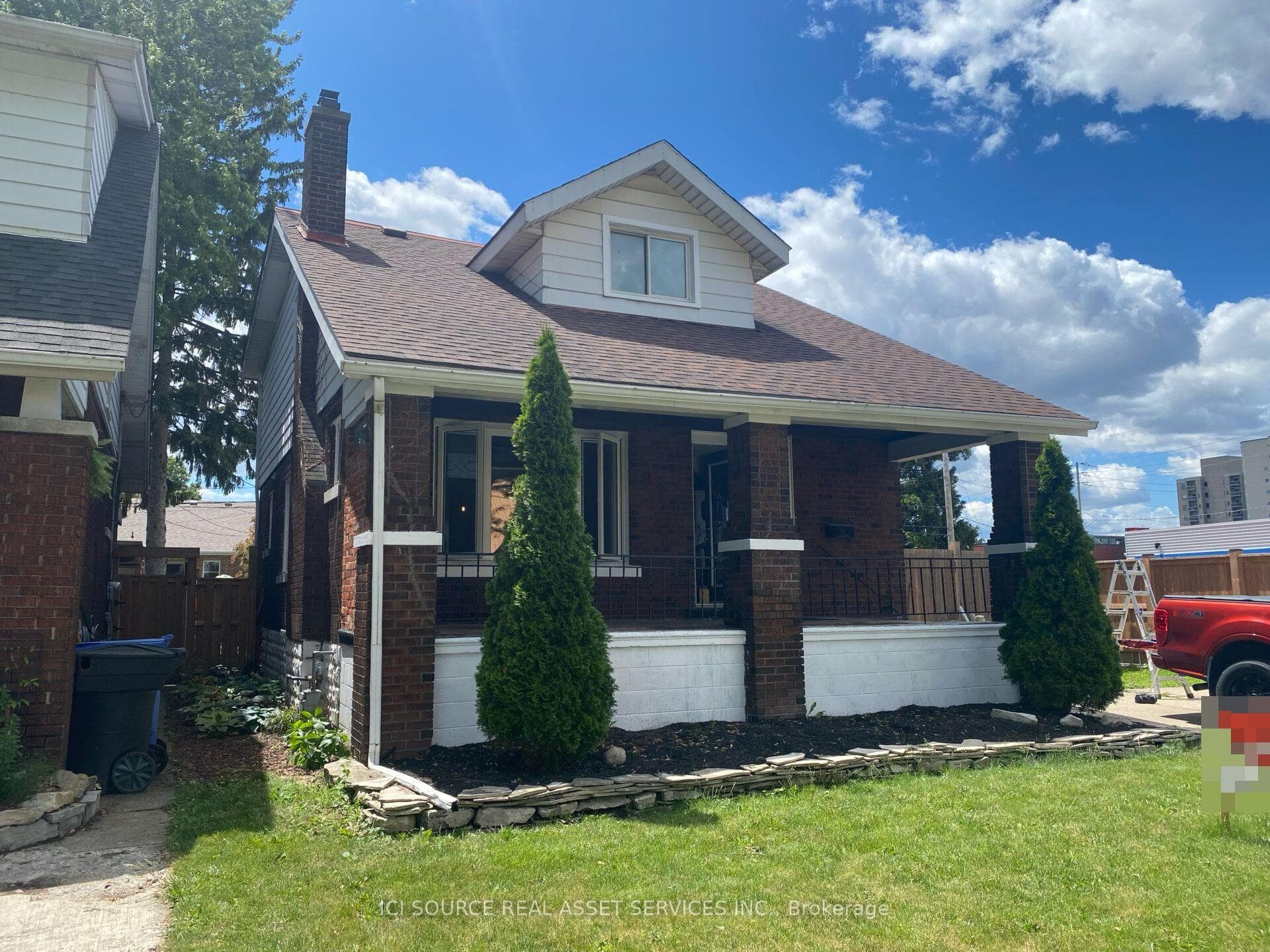 825 Raymo Road photo 1