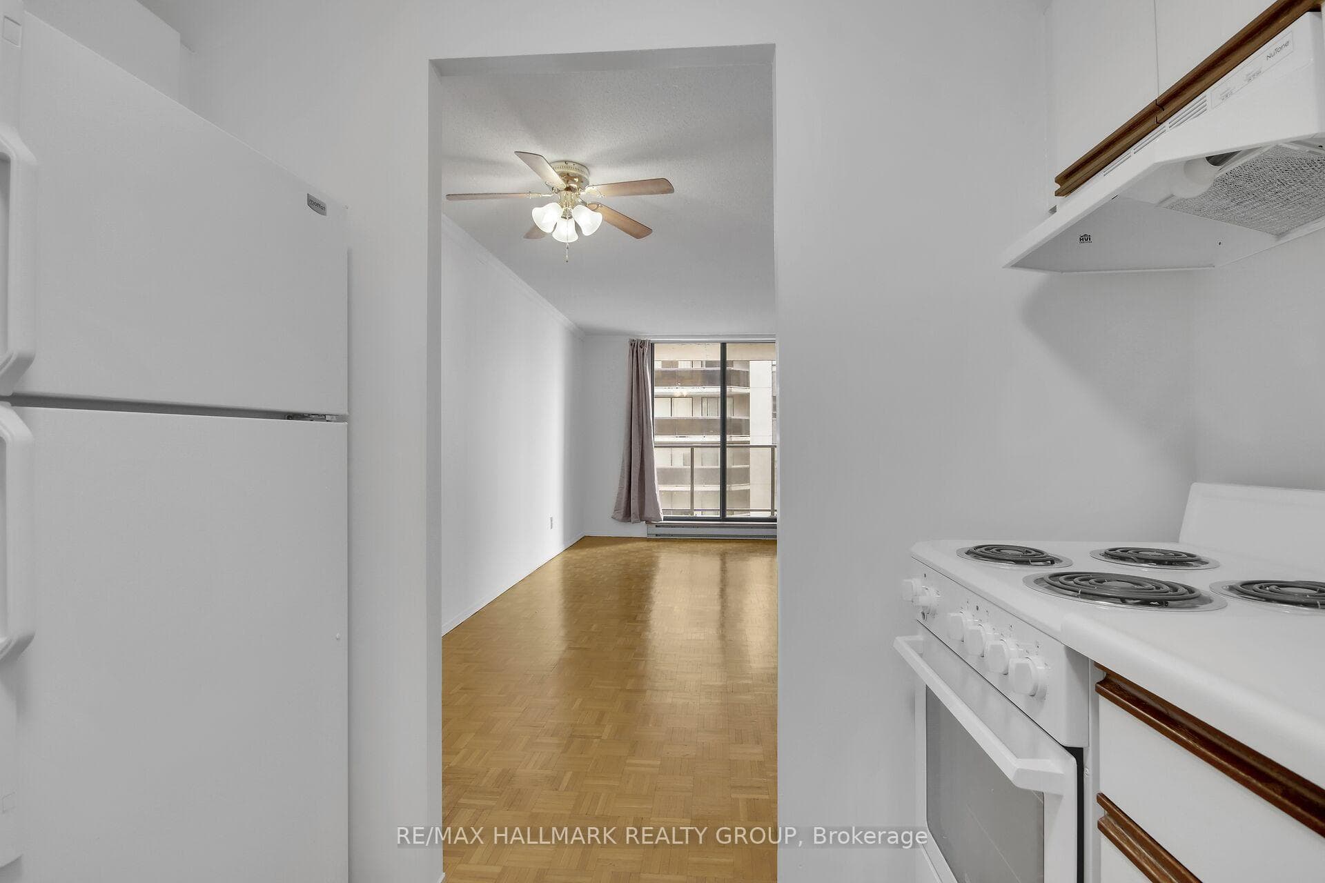 475 Laurier Avenue Unit 1404 photo 8