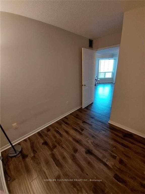 18 Pemberton Avenue Unit 400 photo 8