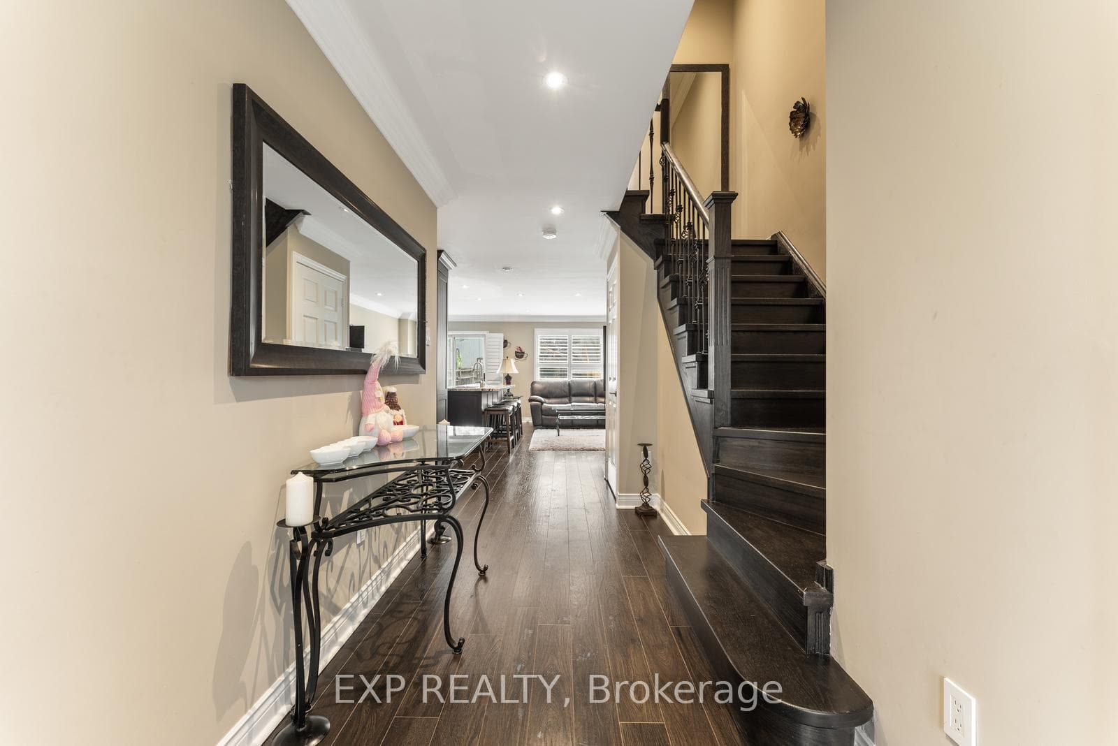46 Waterbury Street photo 10