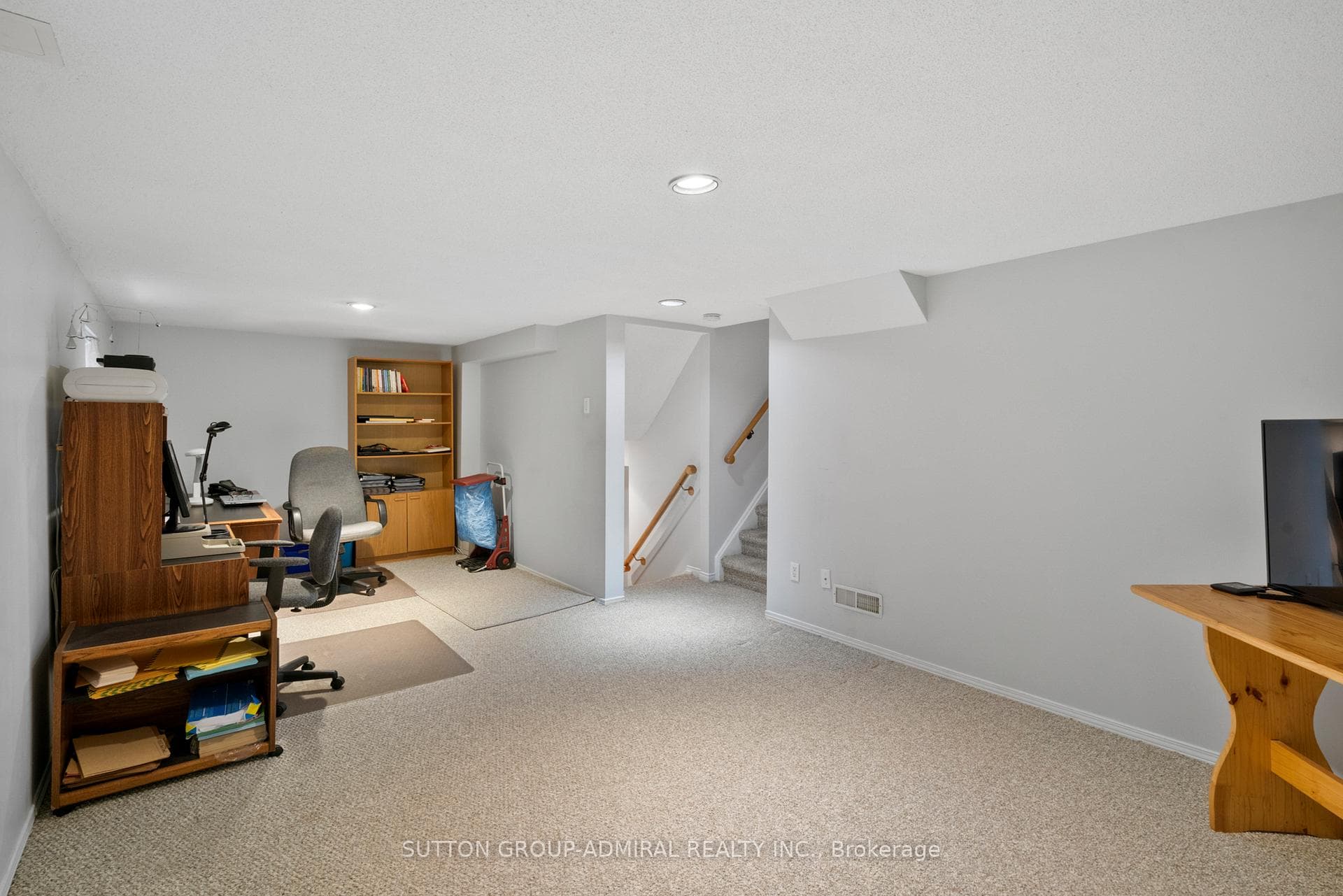 94 Charnwood Place photo 30