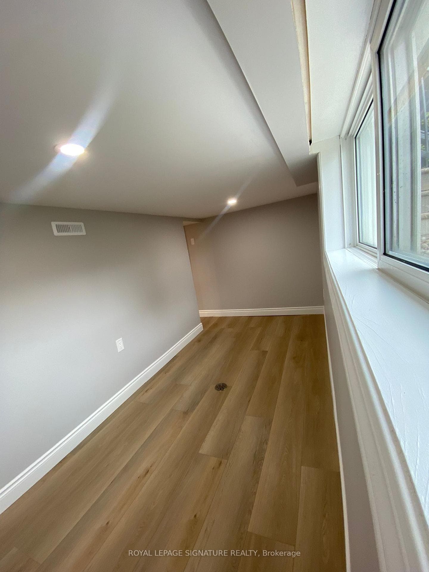 8 Cliff Street Unit Lower photo 15