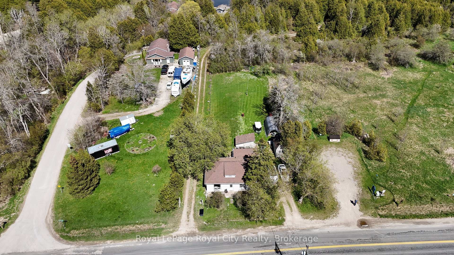 2557 Bruce Road photo 23