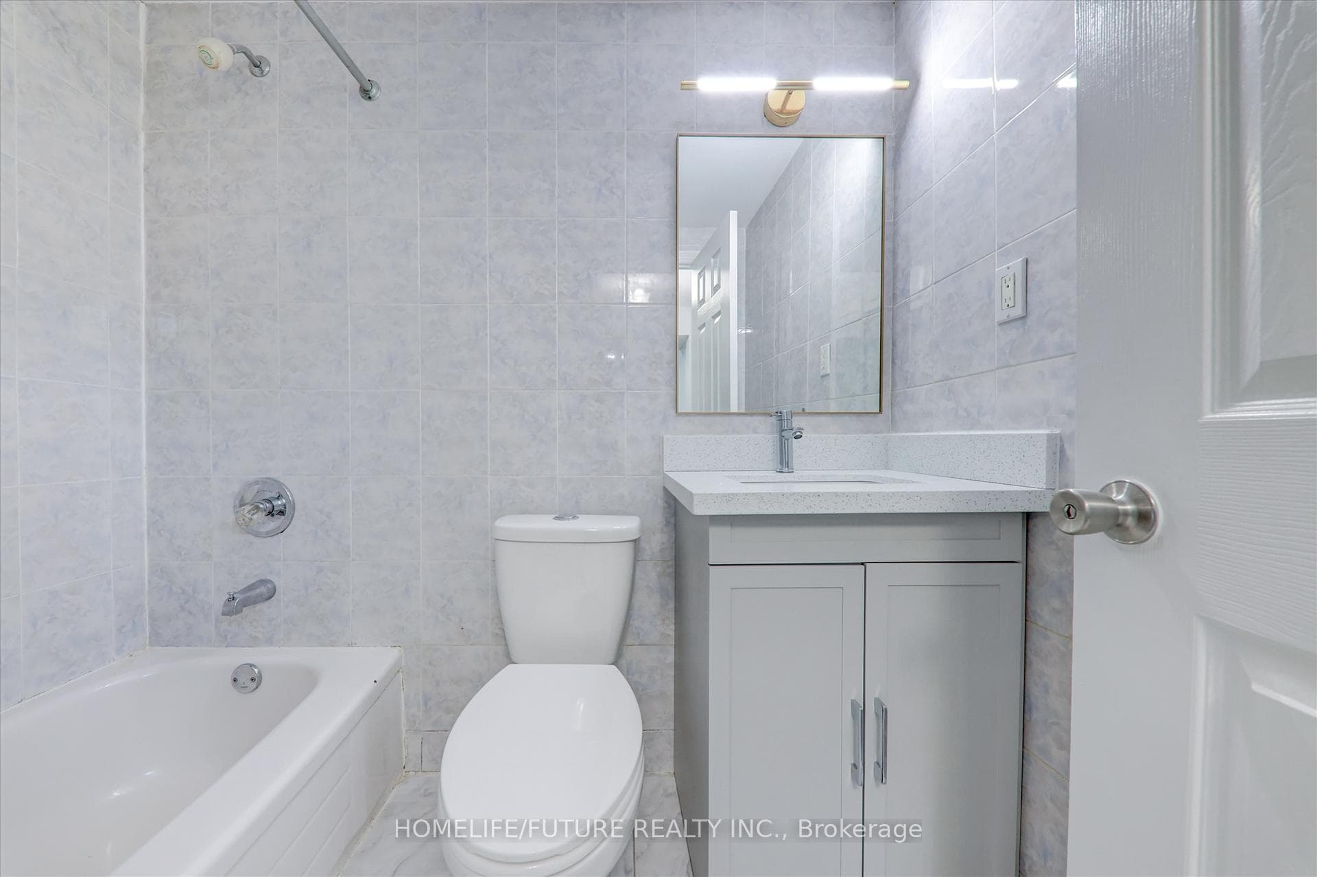 43 Tamarisk Drive Unit Bsmt photo 12