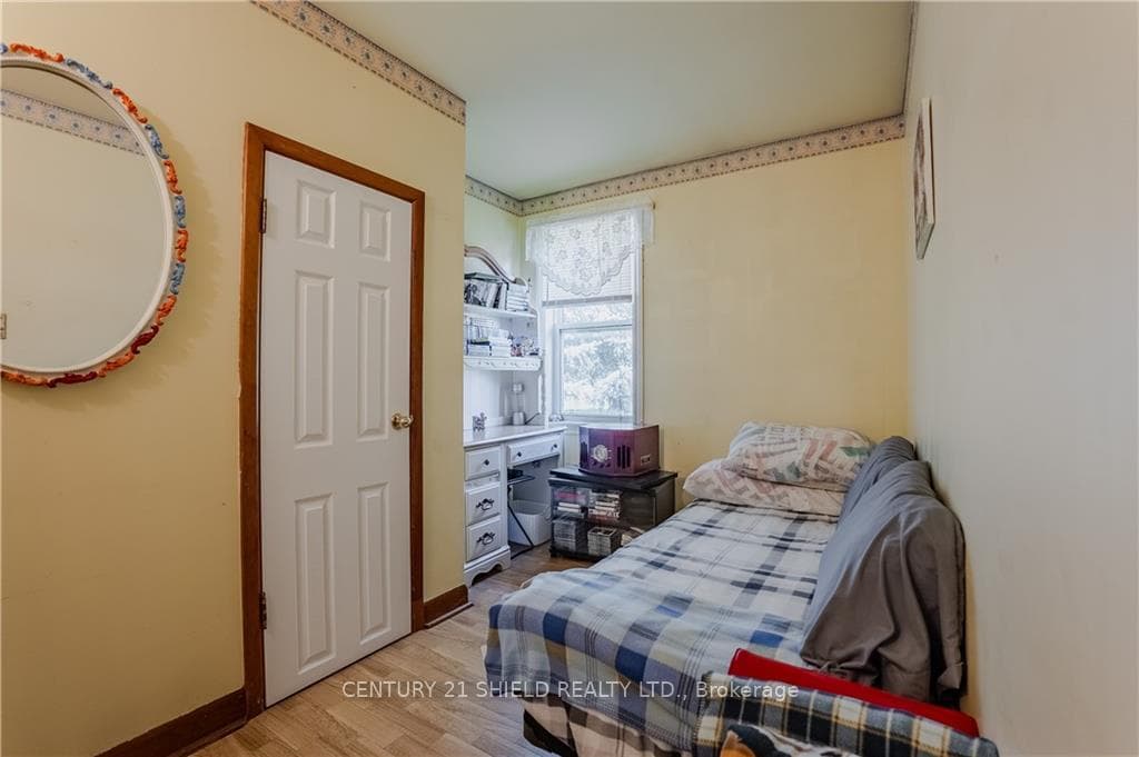 1745 MCCONNELL Avenue photo 15