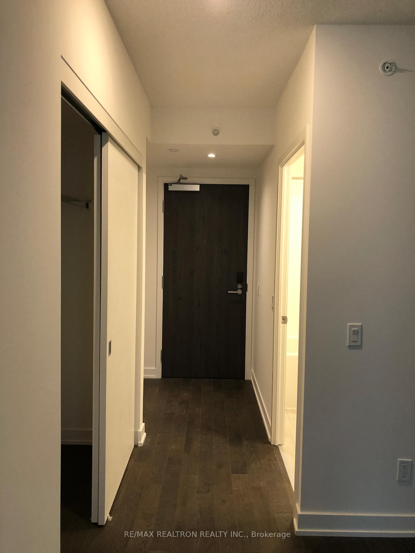 25 Richmond Street Unit 910 photo 11