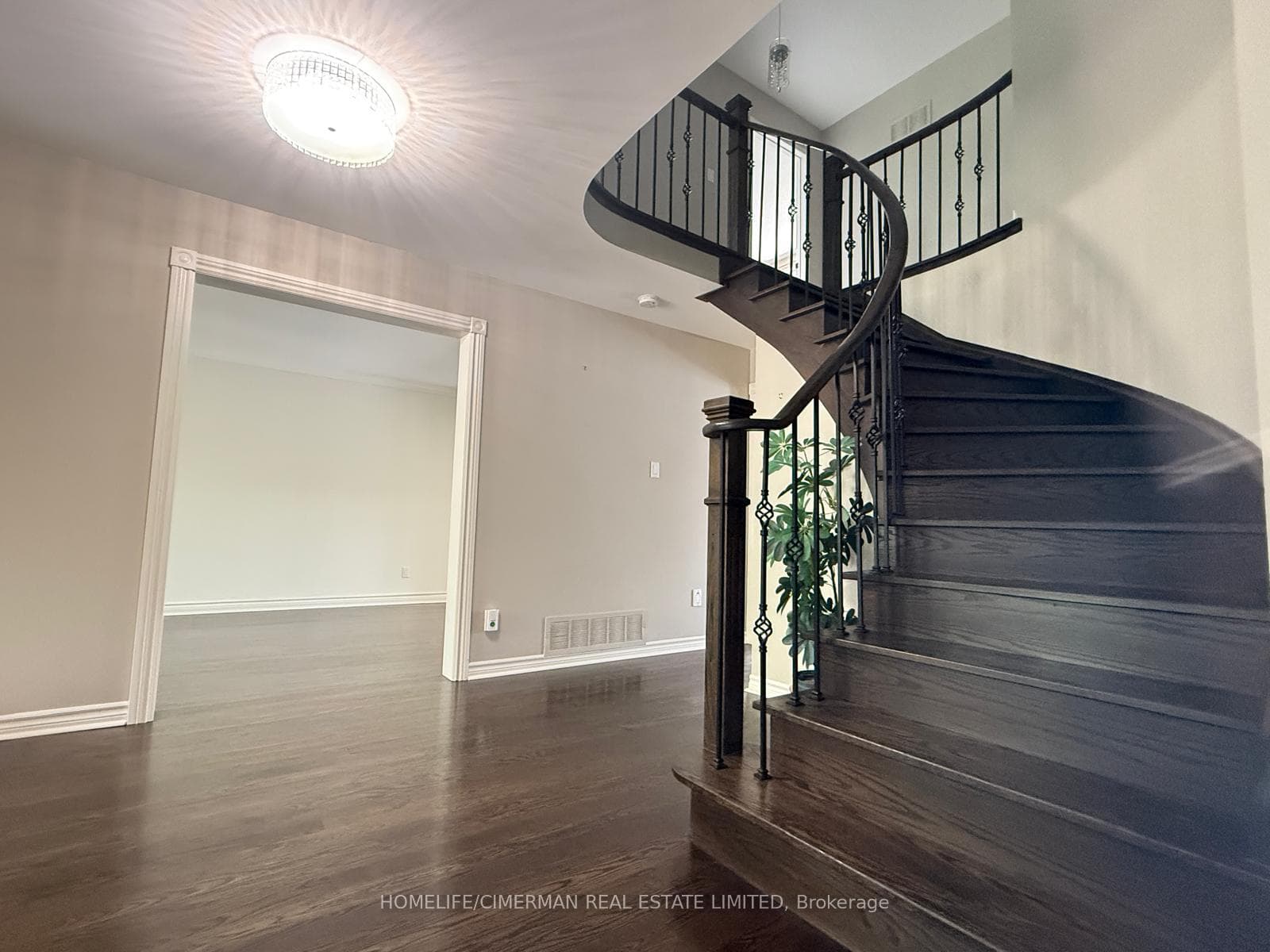 42 Lensmith Drive Unit UPPER photo 15