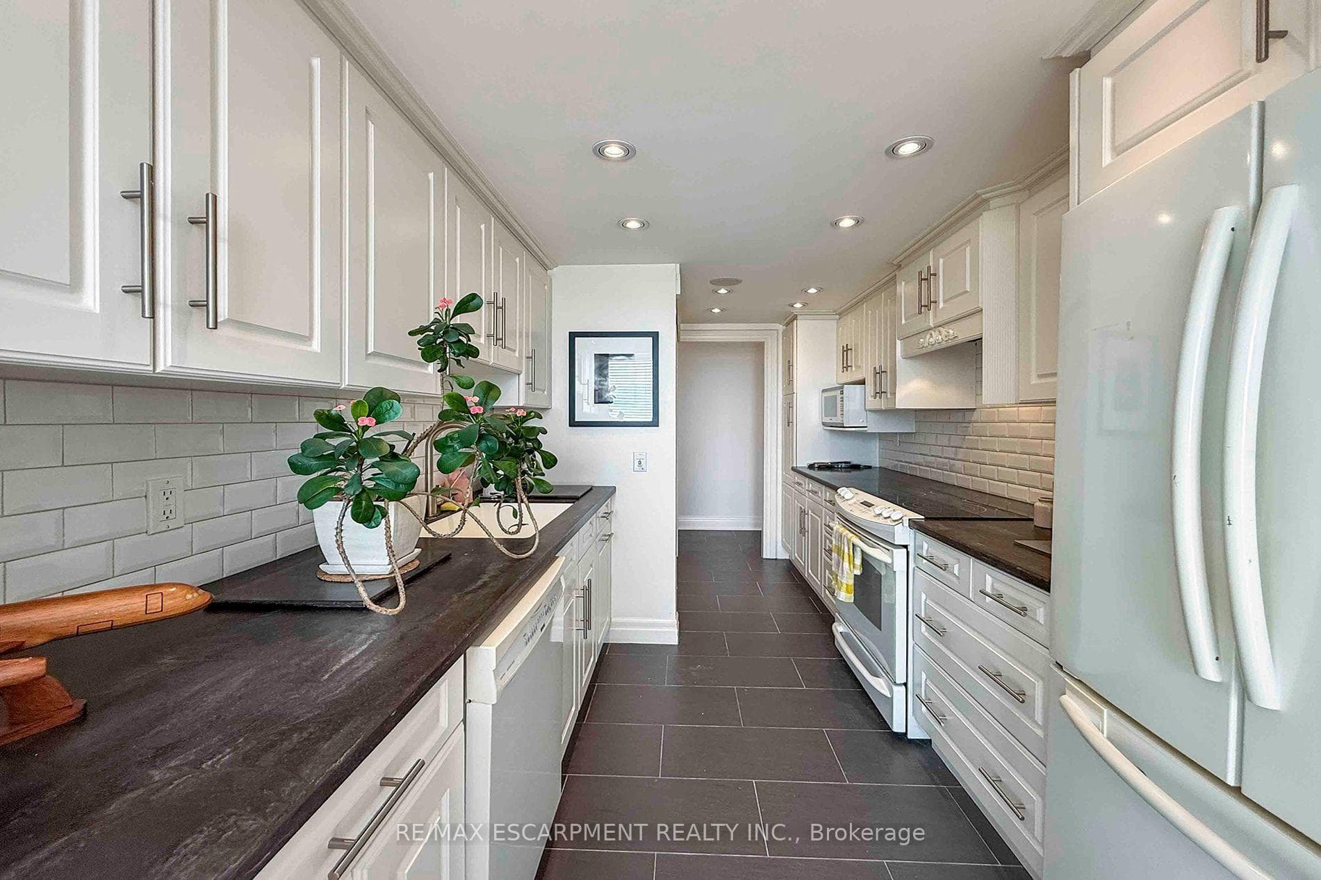 3650 Kaneff Crescent Unit 2804 photo 12