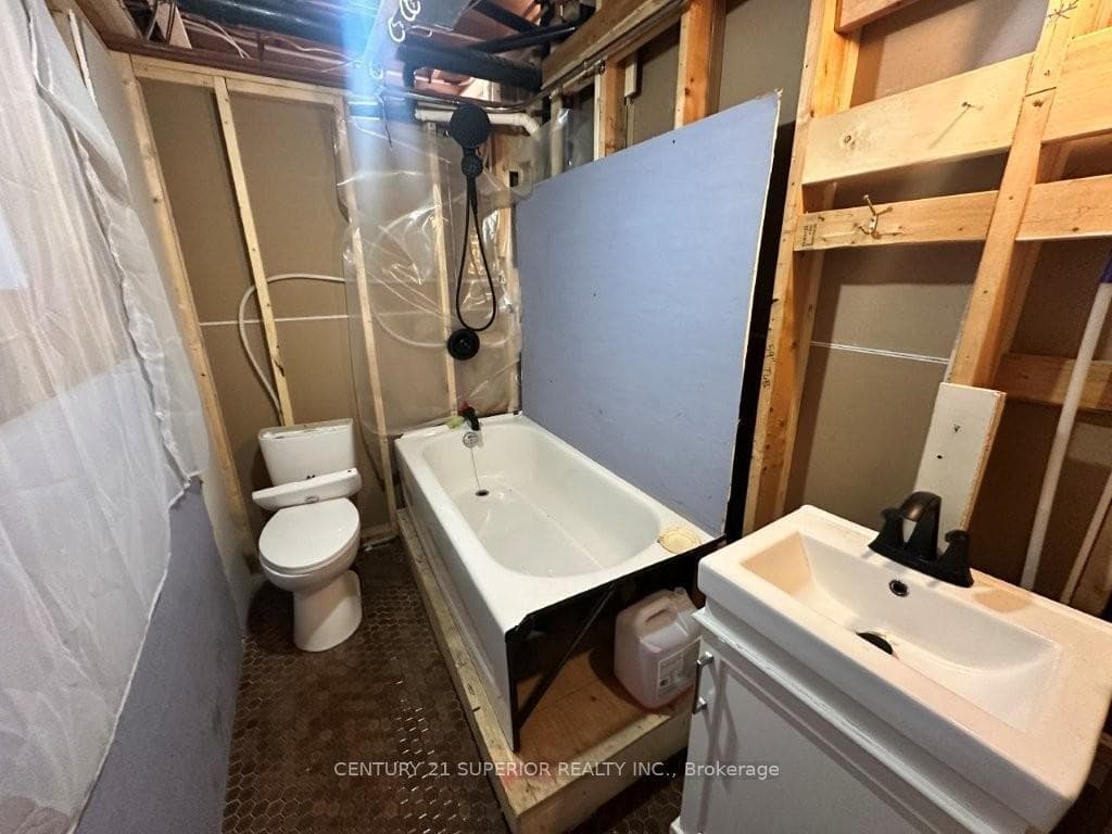 703 Hodder Ave photo 27