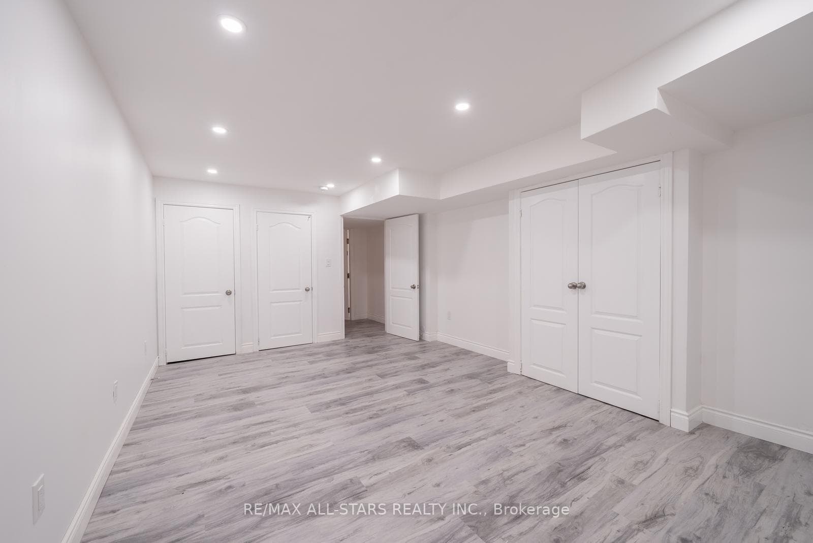 824 Millard Street photo 31