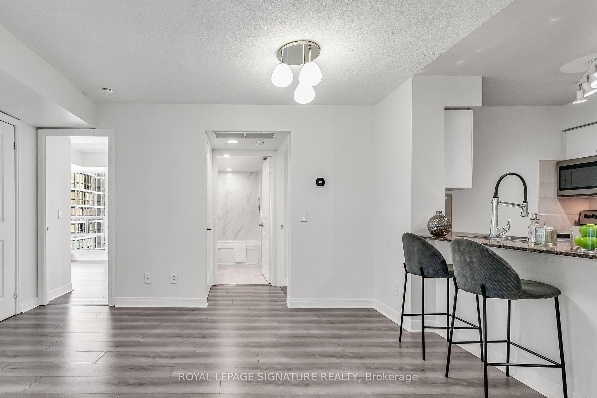 35 Bales Avenue Unit 1805 photo 12