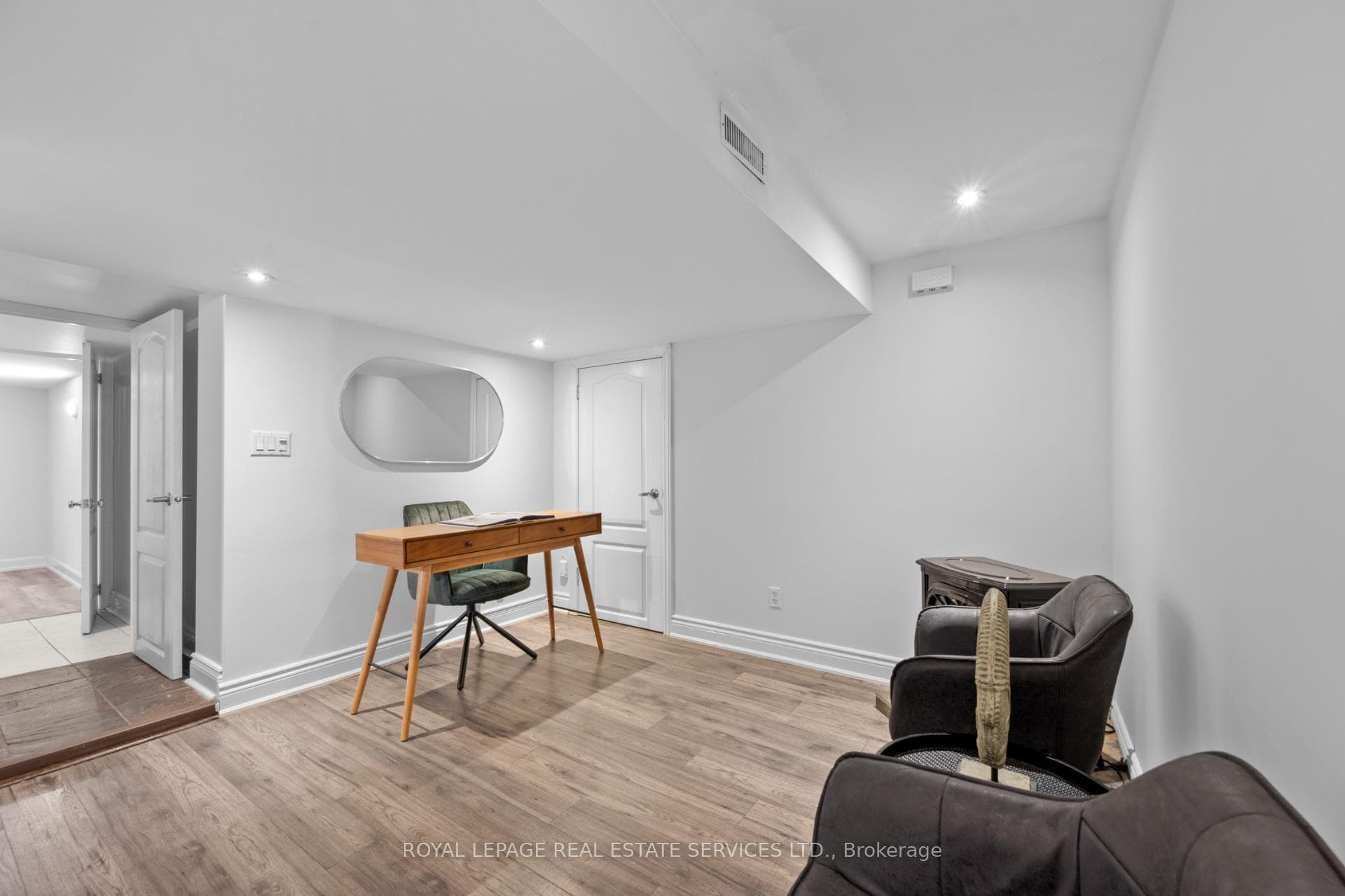 49 Meadowvale Drive photo 33
