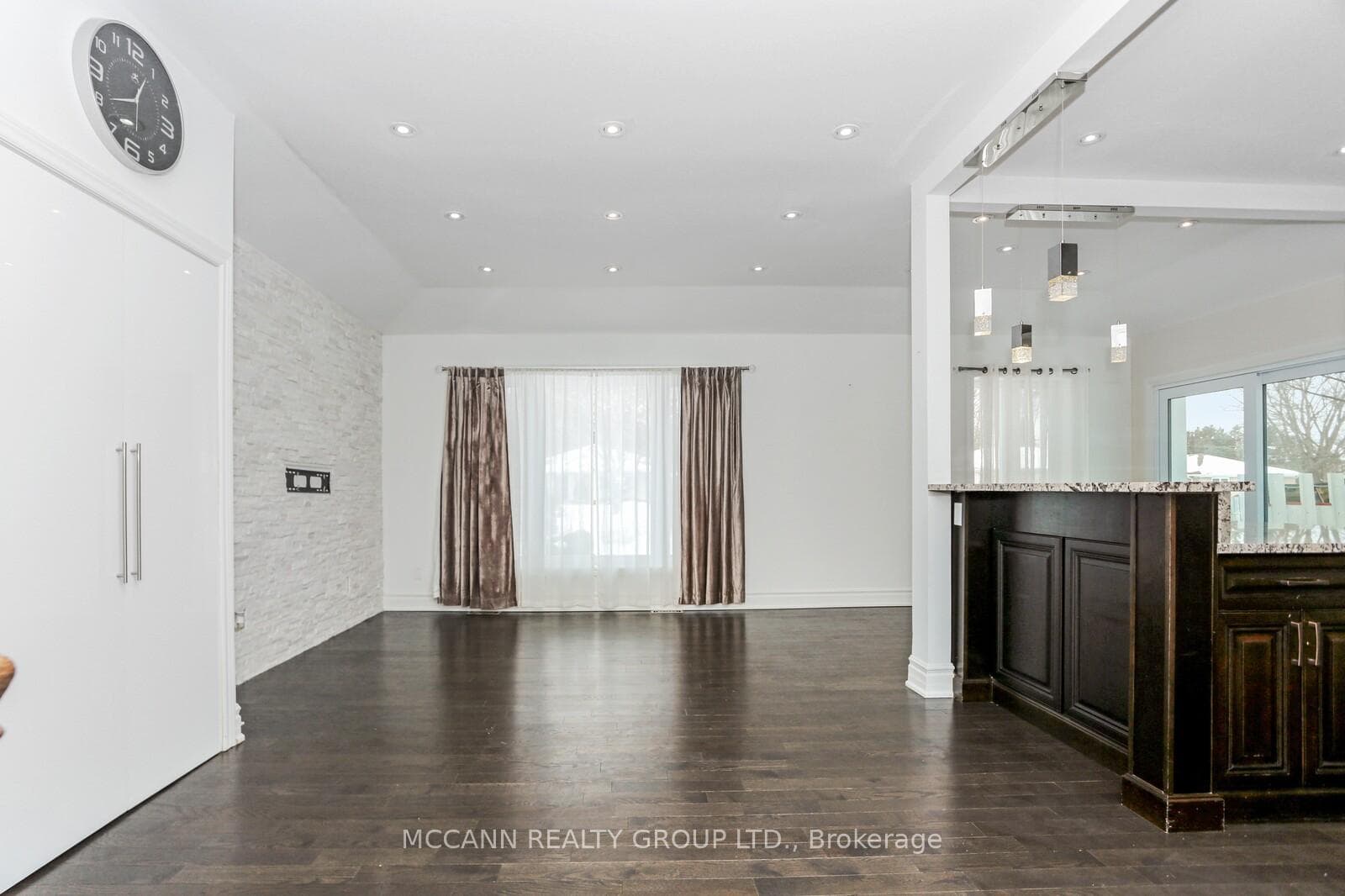 81 Aurora Heights Drive photo 7