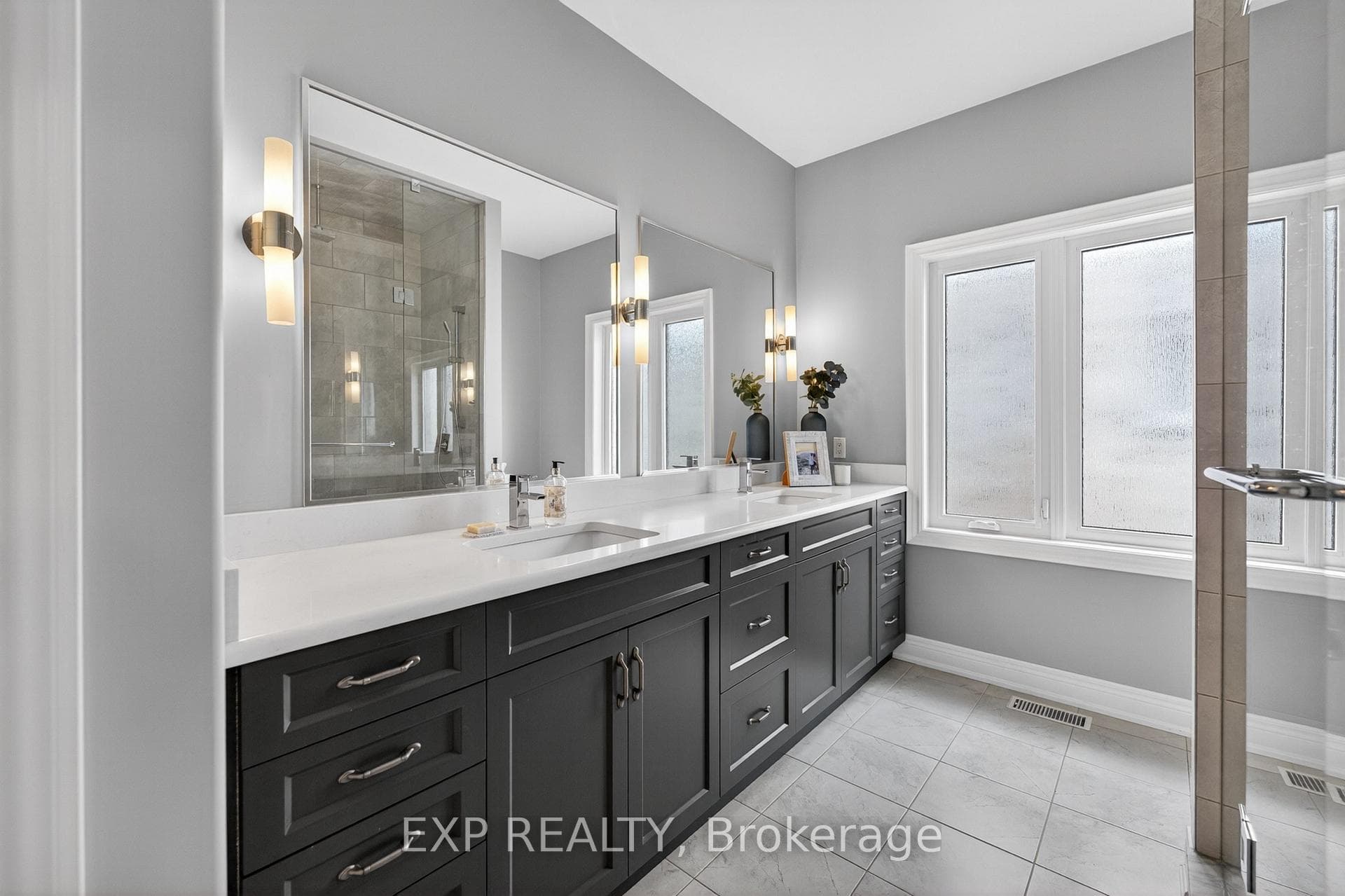 8736 Angie Drive photo 25