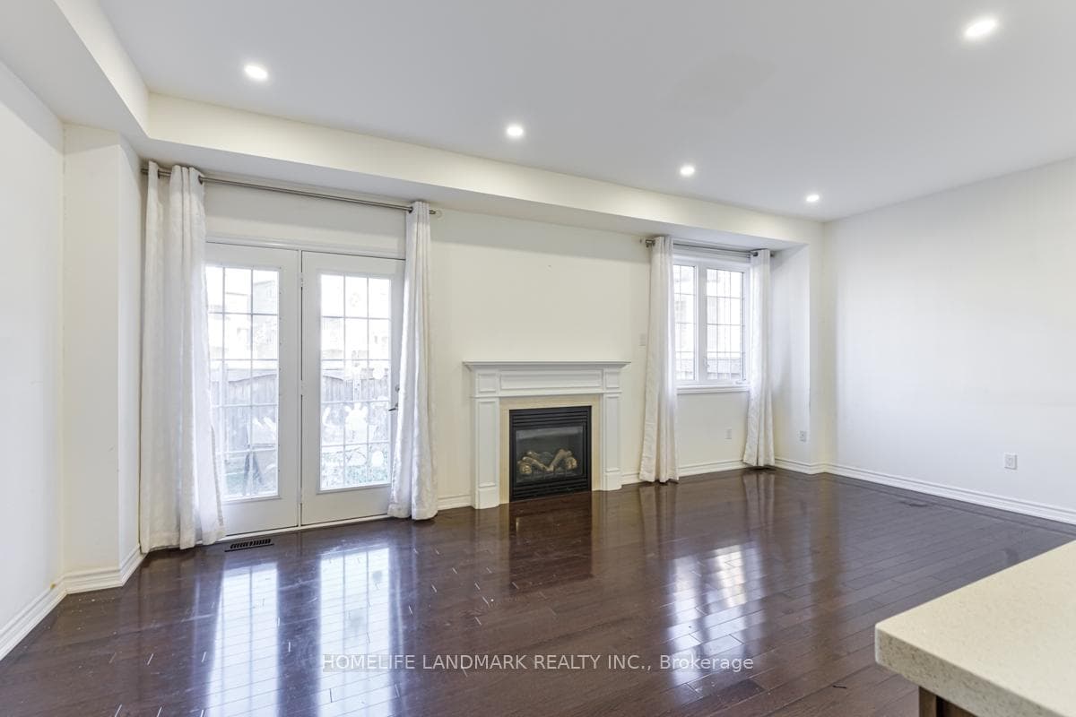 118 Livante Court photo 5