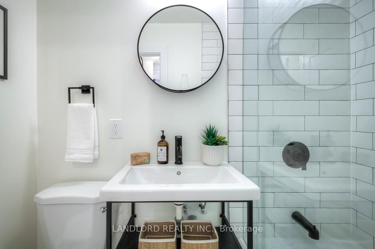 111 Craydon Road Unit 102 photo 12