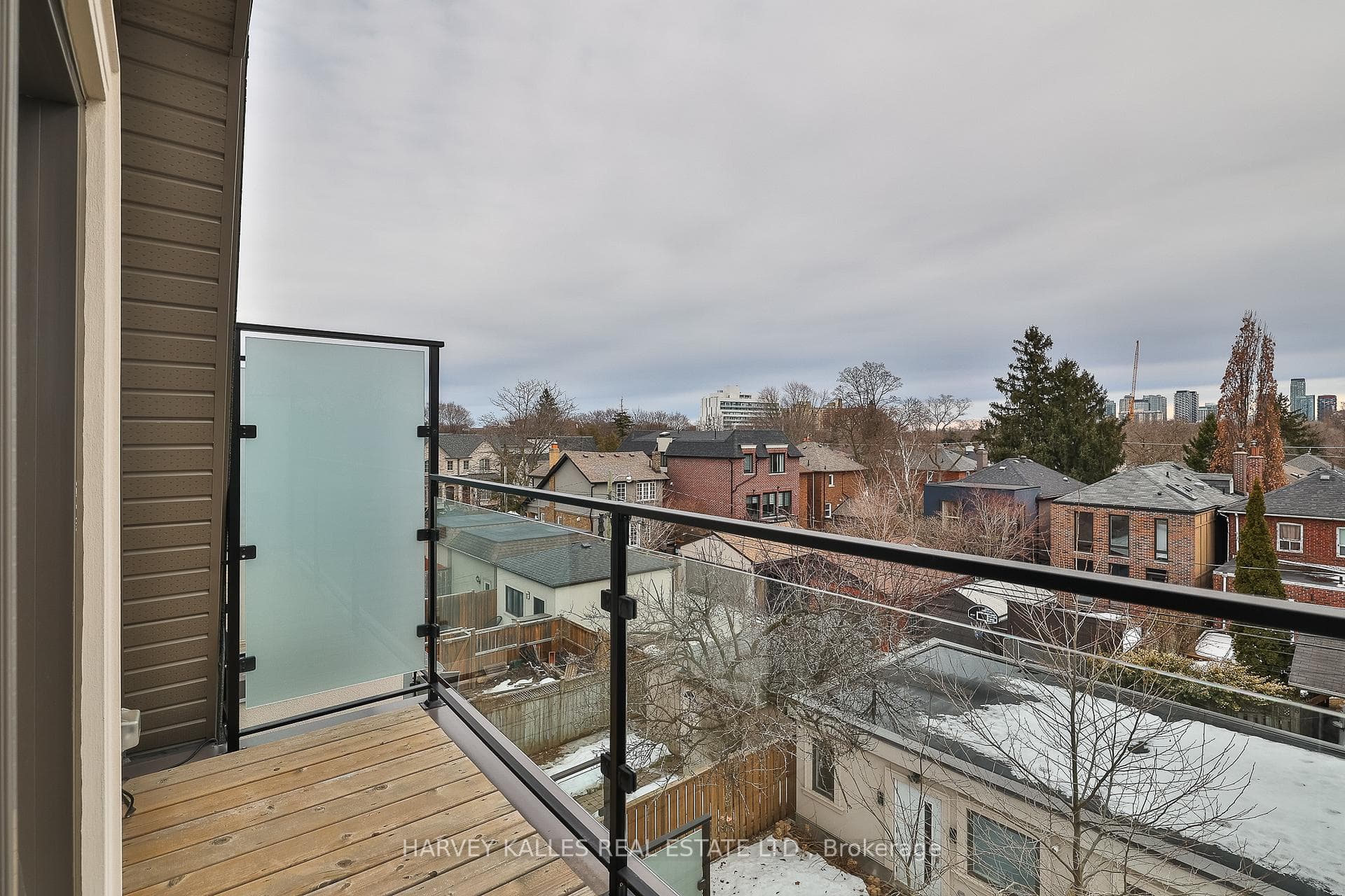 87B Bedford Park Avenue photo 35