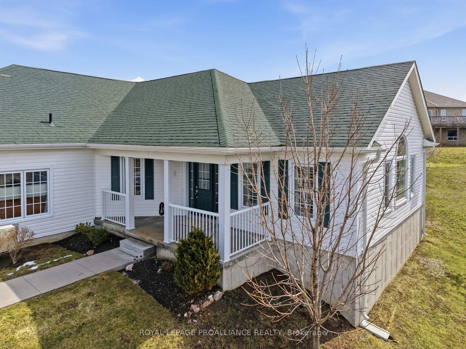 295 Densmore Road Unit 404 photo 1