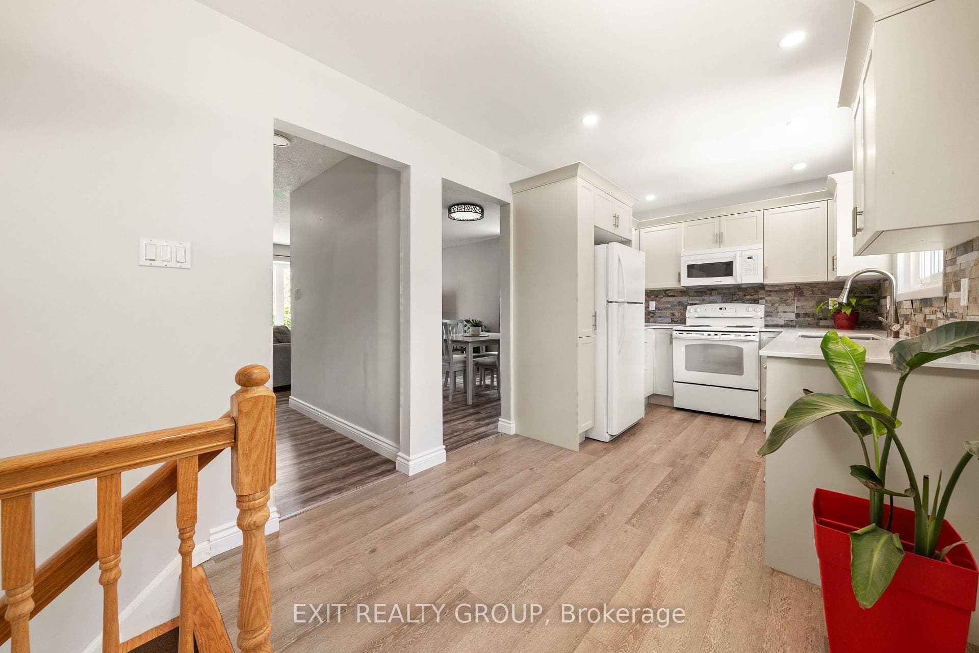 290 Barrett Boulevard photo 15