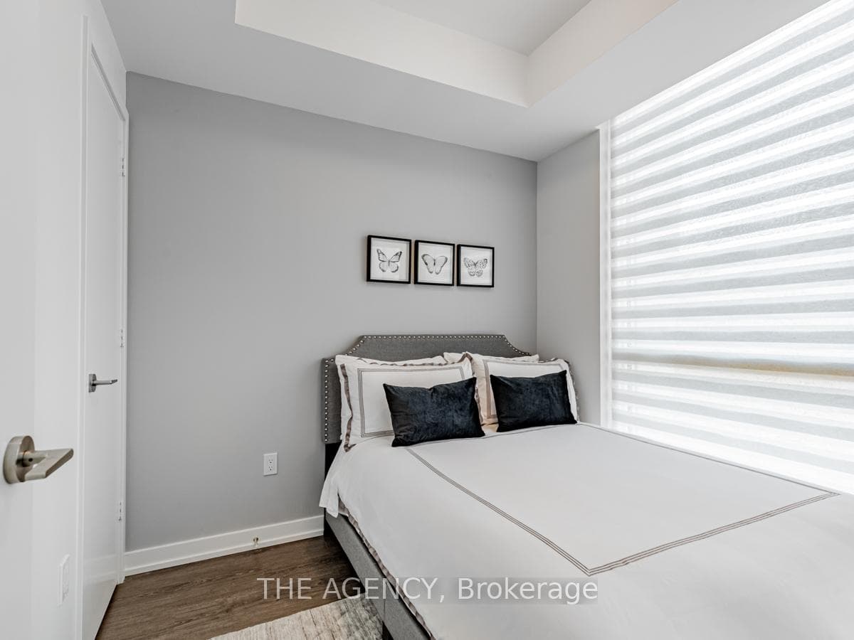 1 Yorkville Avenue Unit 711 photo 16