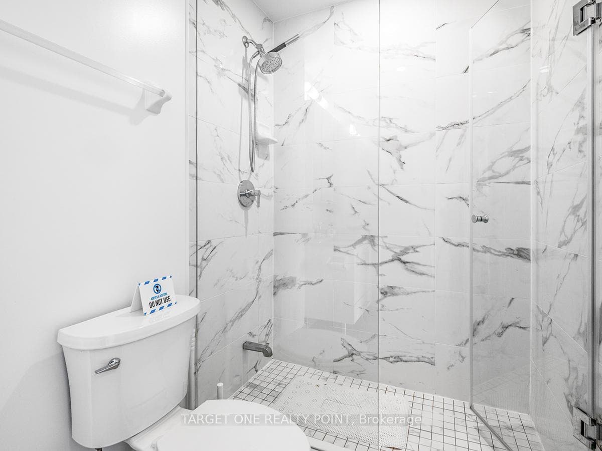 95 Oneida Crescent Unit 908 photo 18