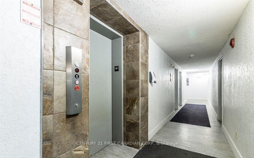 725 Deveron Crescent Unit 111 photo 4