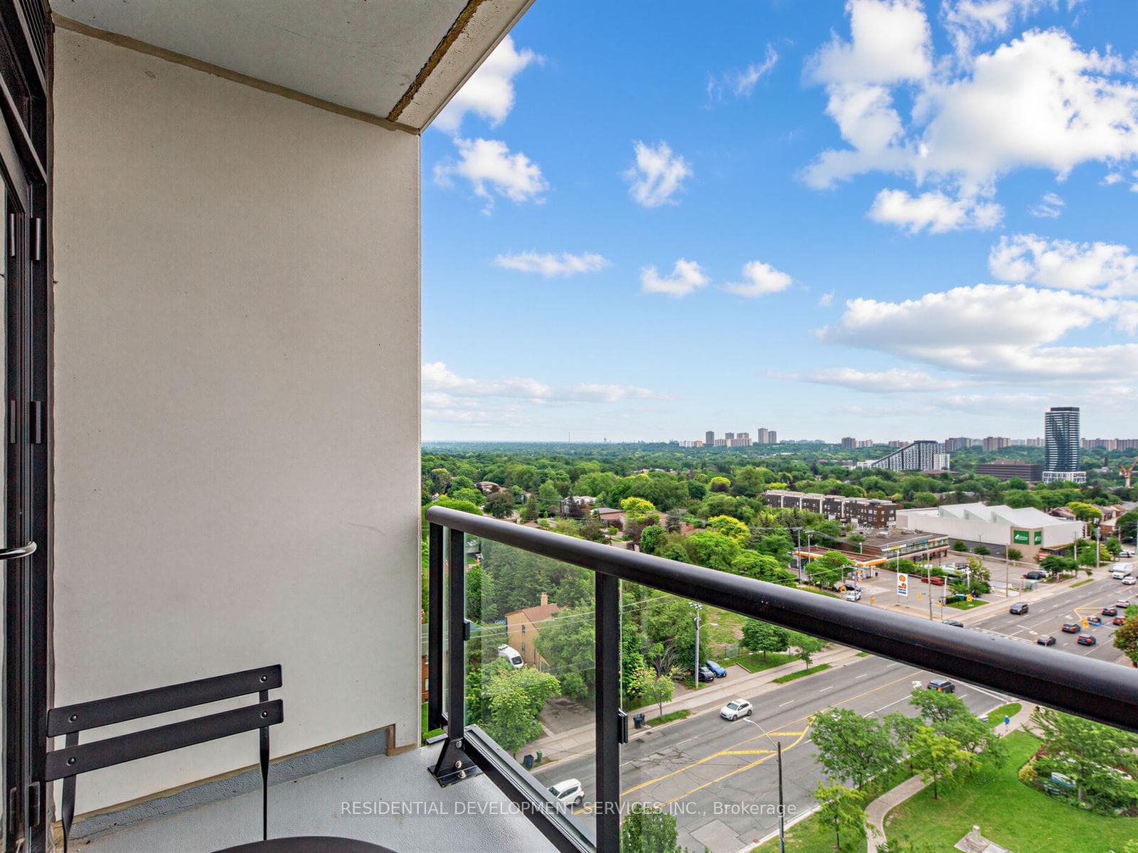 699 Sheppard Avenue Unit 1111 photo 23