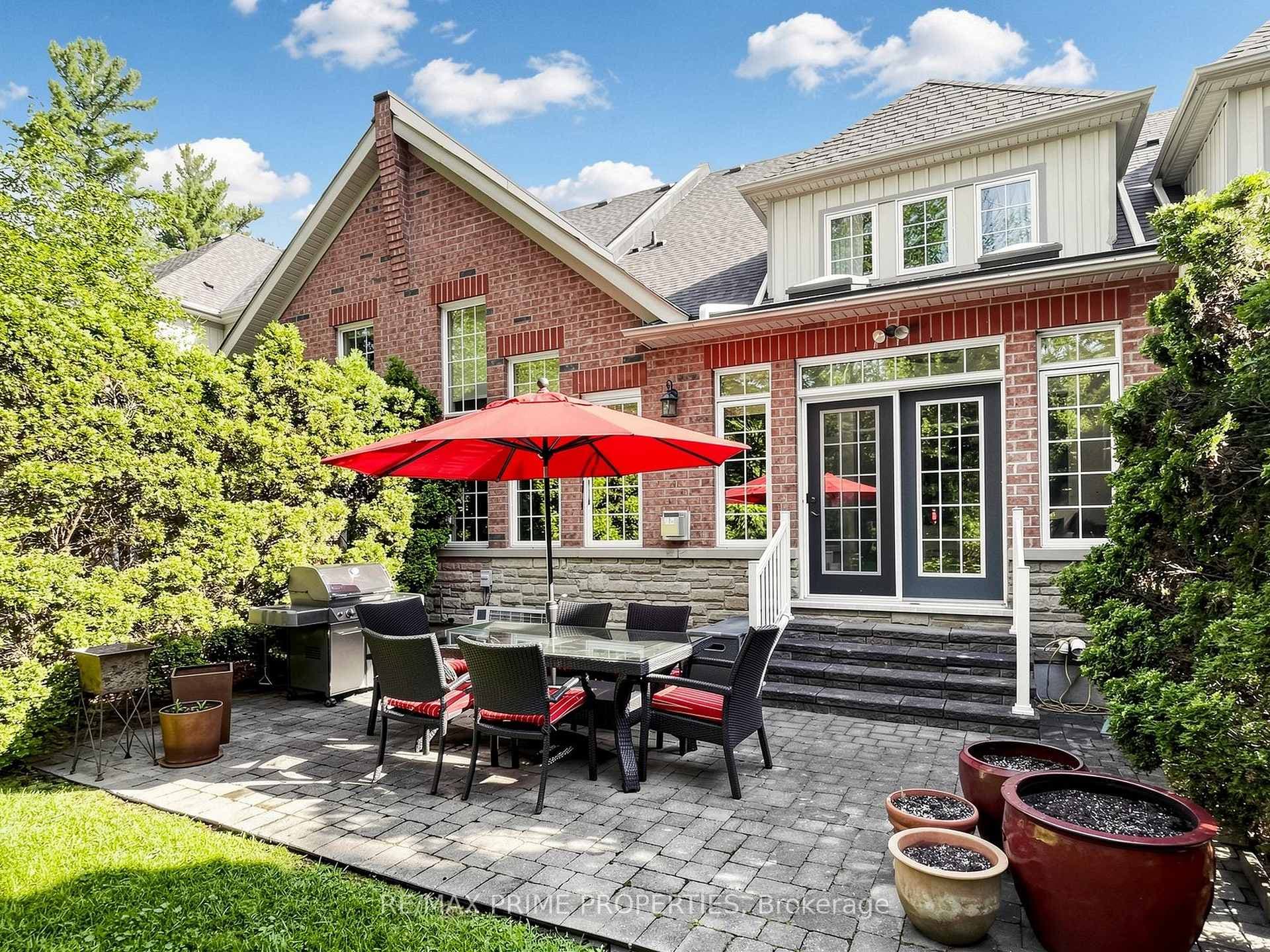 11 Berczy Creek Way photo 2