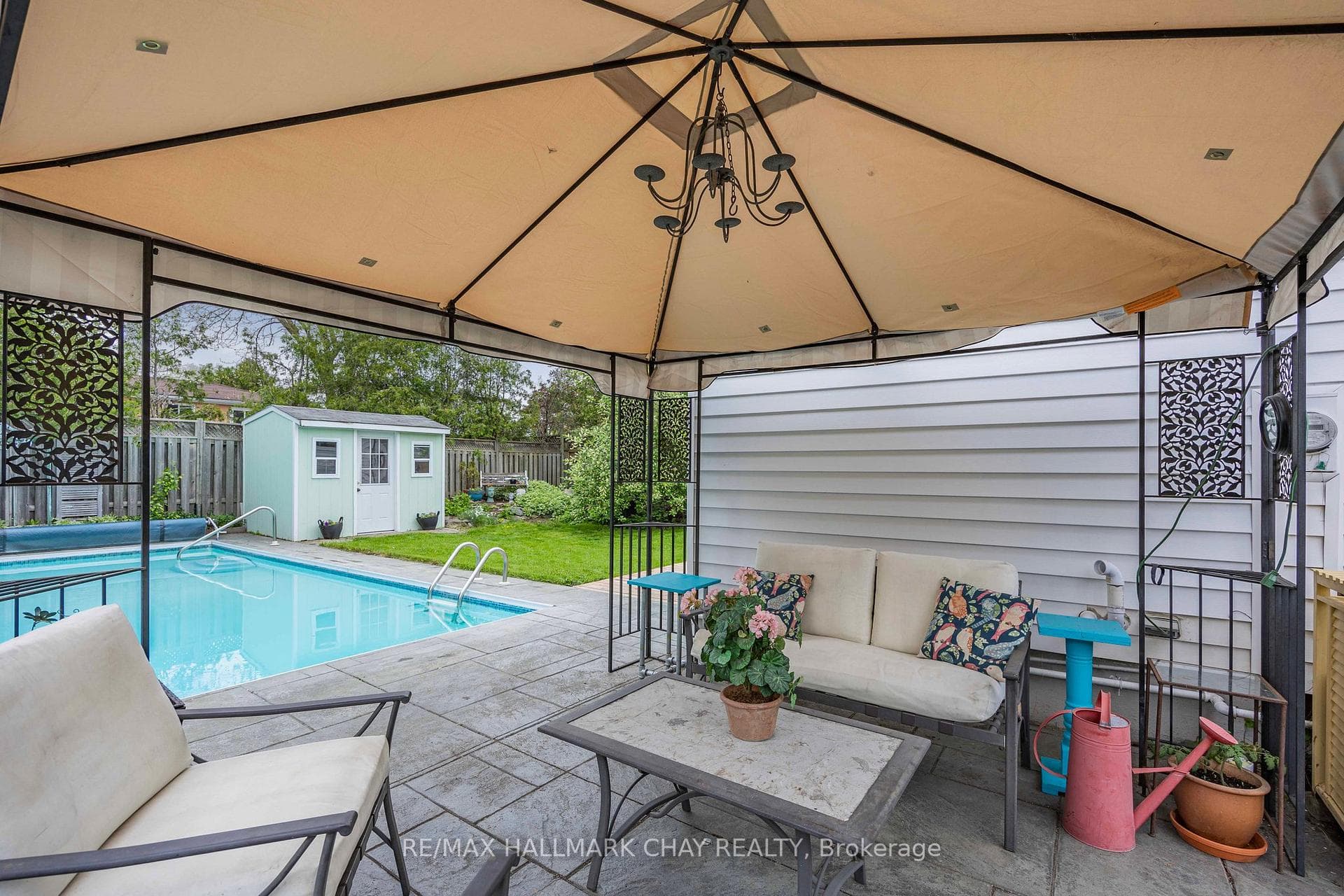 209 Folkstone Crescent photo 28