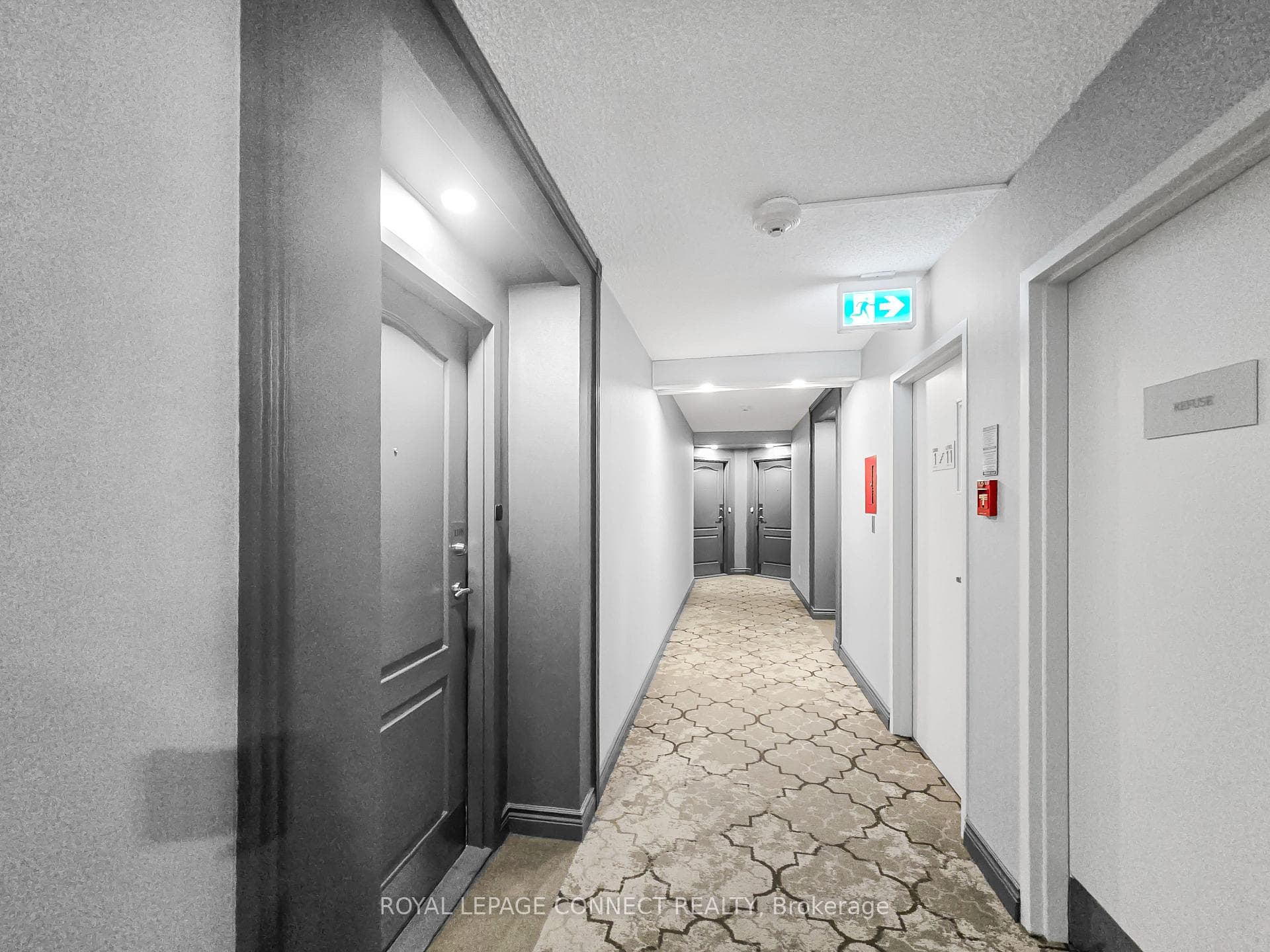 712 Rossland Road Unit 1111 photo 25