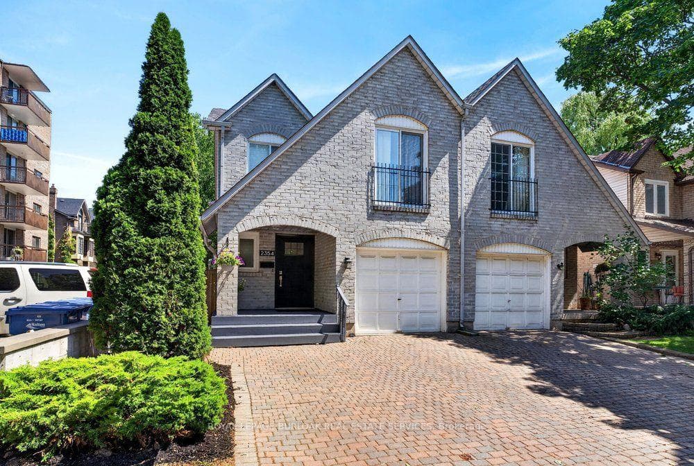 2354 Marine Drive photo 2