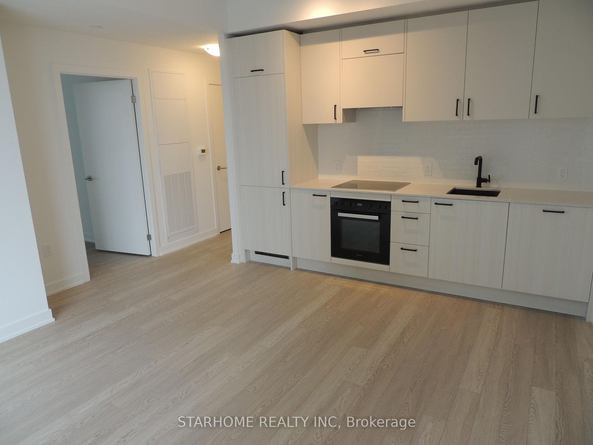 1 Quarrington Lane Unit 1606 photo 4