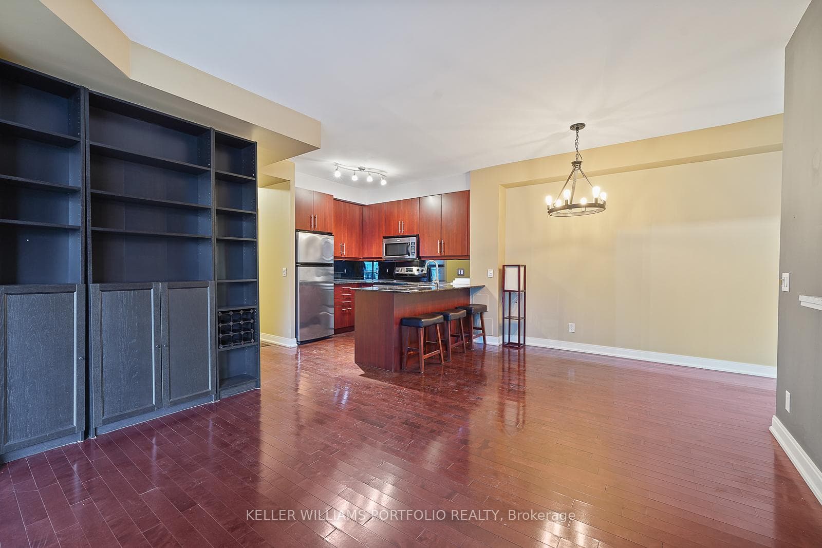 88 Broadway Avenue Unit 201 photo 13