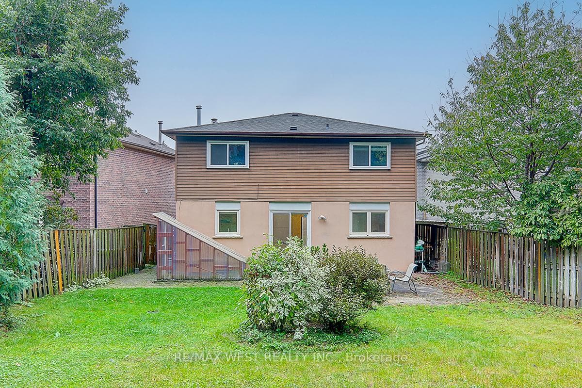 34 Park Lane Circle photo 40