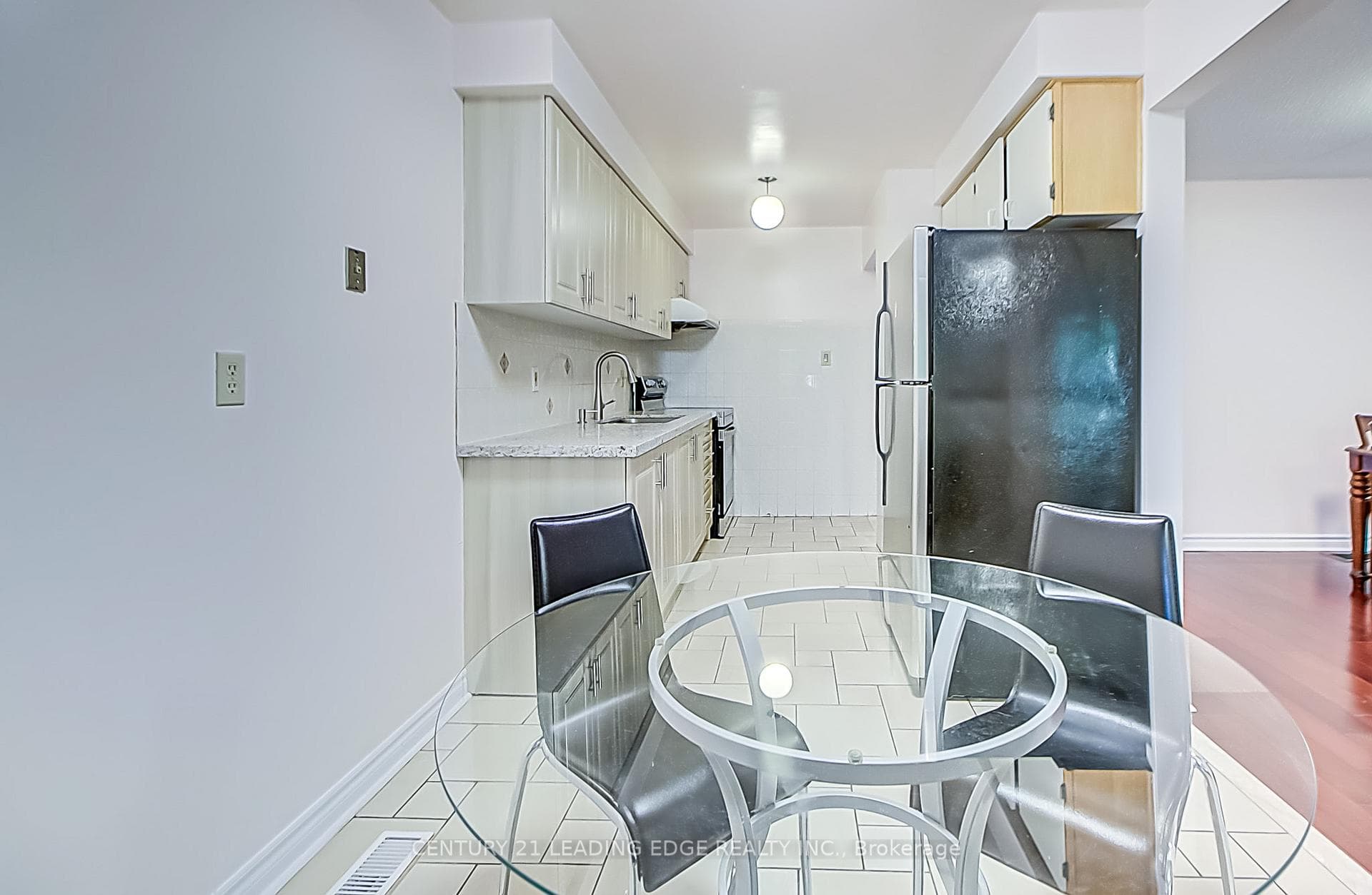 18 O'halloran Crescent photo 4
